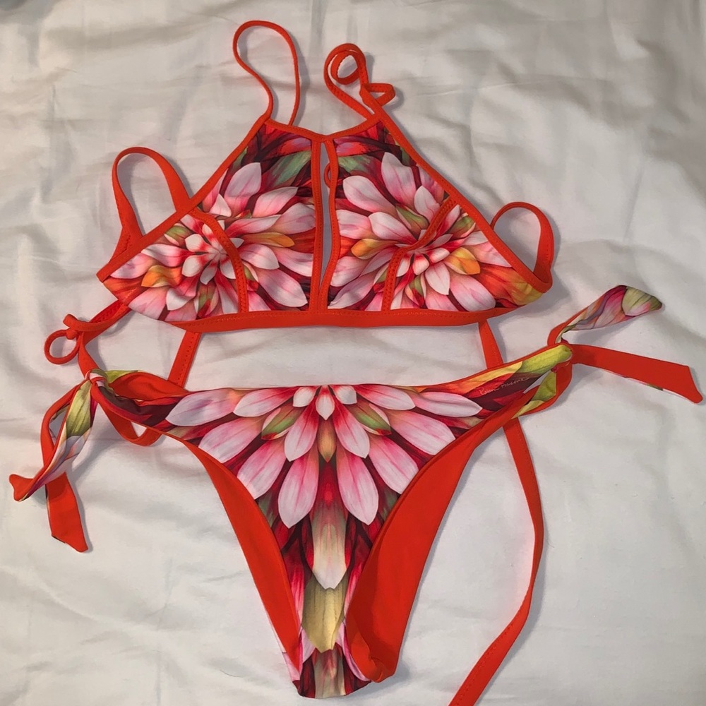 Robin Piccone bikini set